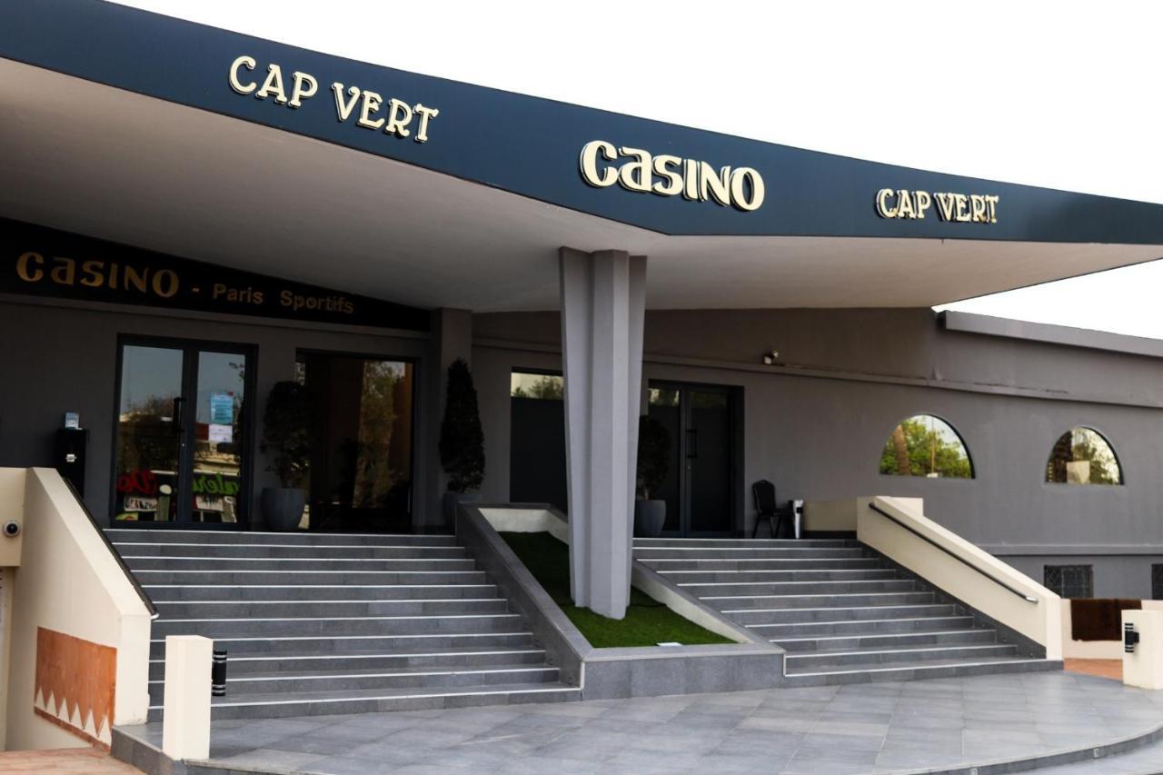 Airport Hotel Casino Du Cap-Vert Дакар Екстериор снимка