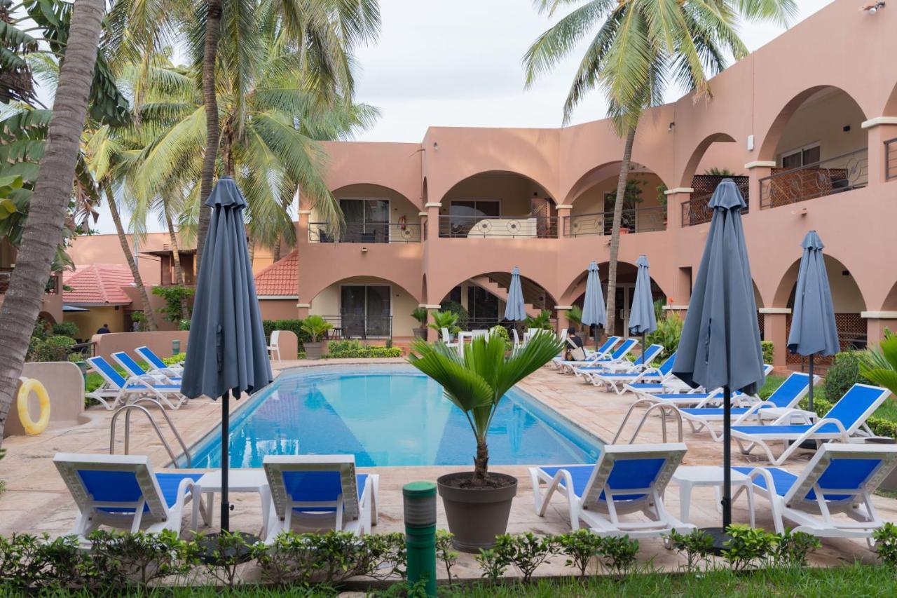 Airport Hotel Casino Du Cap-Vert Дакар Екстериор снимка